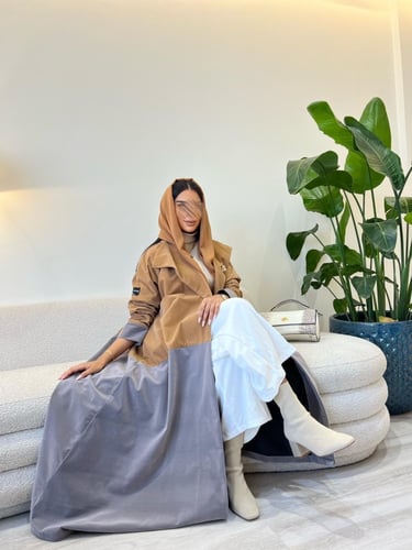 عباية جوخ بلونين رمادي و بيج - طرحة شيفون