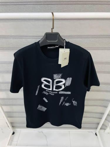 تيشرت ماركة بلنسياقا