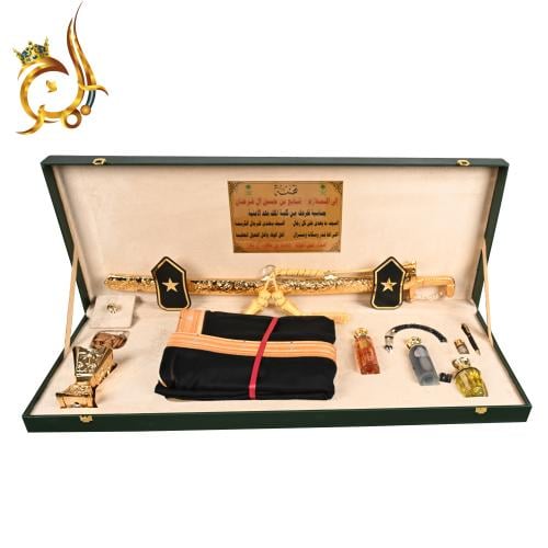 طقم هدية تكريم فاخر متكامل – سيف عربي مع بشت وعطور...