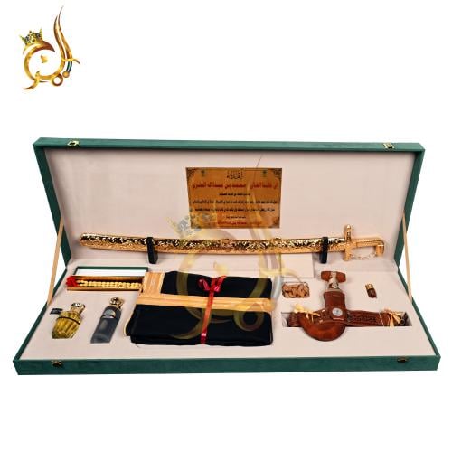 طقم هدية ملكي فاخر – بشت مع سيف وجنبية وعطور