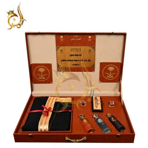 بوكس هدايا ملكي فاخر – عود وبخور وعطور مع شماغ وقل...