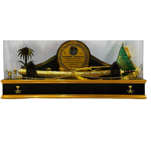 مجسم سيف فاخر مع درع تكريمي – هدية تراثية ملكية