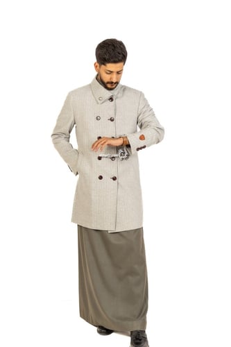 بالطو روسي أنيق مستوحى من التراث تصميم فاخر ودافئ