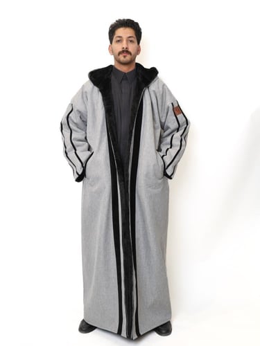 فروة لون رصاصي جذاب | تصميم فاخر وفخم"