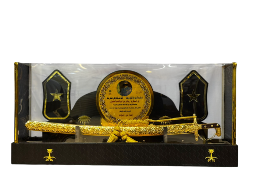 مجموعة تذكارية فاخرة – سيف ذهبي مع درع تكريمي وشار...