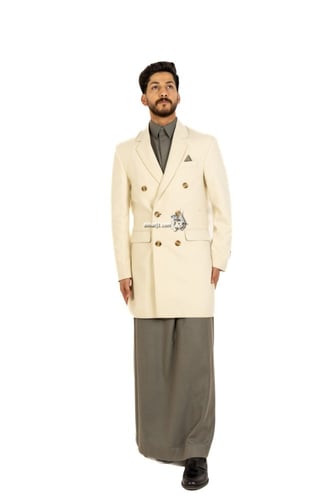 بالطو جوخ إيطالي فاخر يضمن الراحة والدفء