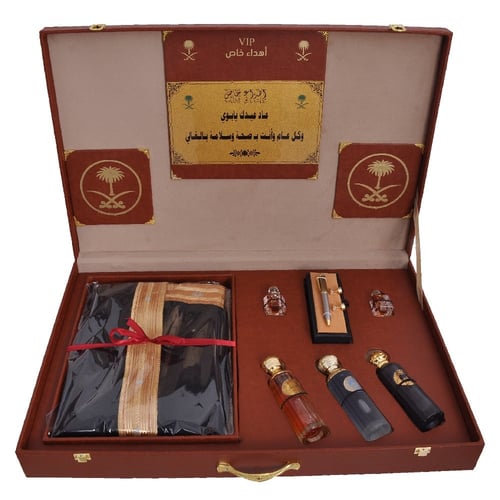بوكس هدايا ملكي فاخر – عود وبخور وعطور مع شماغ وقل...