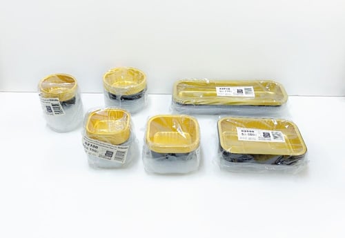 قالب المنيوم مربع اسود / ذهبي + غطاء شفاف 300 مل 9...