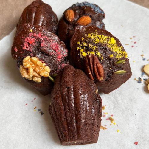 بوكس مادلين كيك الشوكولاتة ( ٩ حبات )