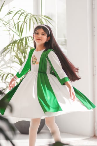 فستان وطني مع شعار الهويه (مديل2 )