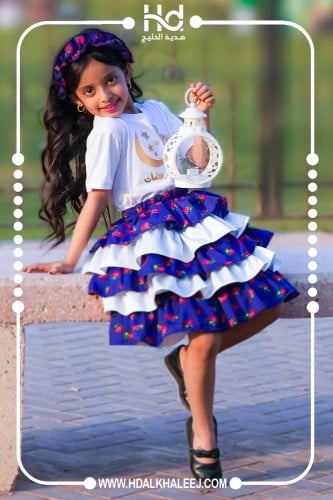 تنوره شالكي ازرق مع ابيض+ تيشرت ابيض