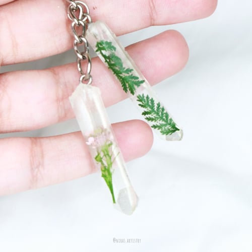 ميداليه twin crystals