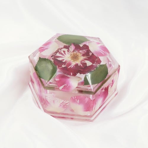 علبه مجوهرات من ازهارك