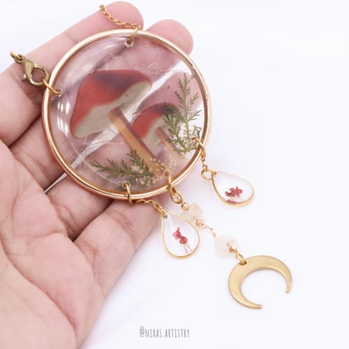 تعليقه سياره فطر احمر