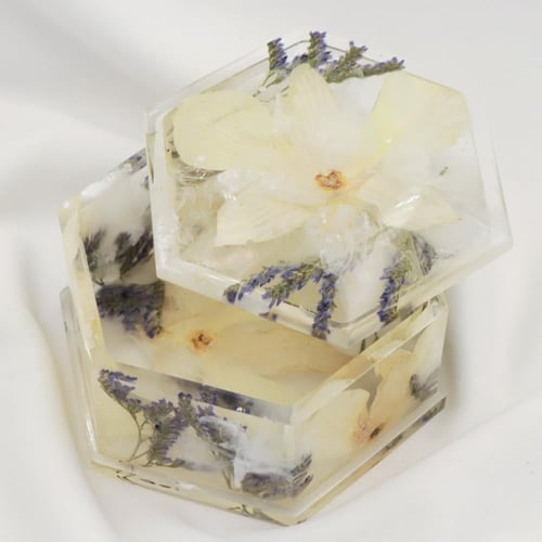 علبه مجوهرات من ازهارك