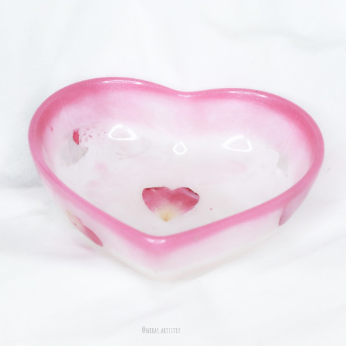 pink heart dish صحن
