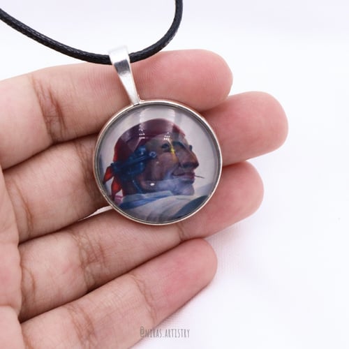 تعليقه سياره\ قلاده صورة حسب الطلب