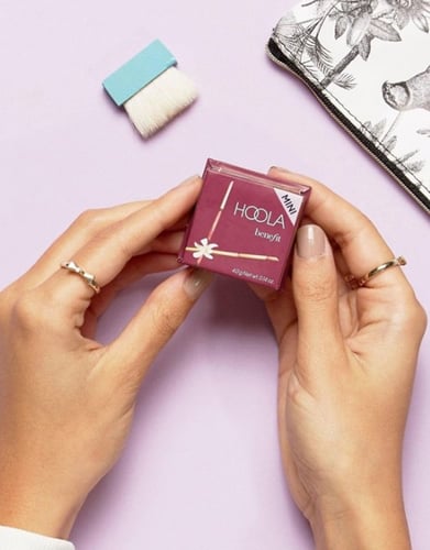 بودرة بنفت برونزر هولا - حجم ميني