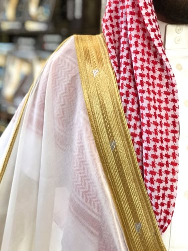 بشت رجالي بشت الهدايا لون ابيض قصب ليزر صناعه سعود...