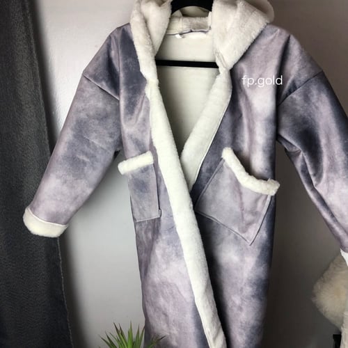 فروه رمادي بدون تطريز