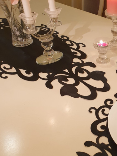 مفرش جلد وسط الطاوله