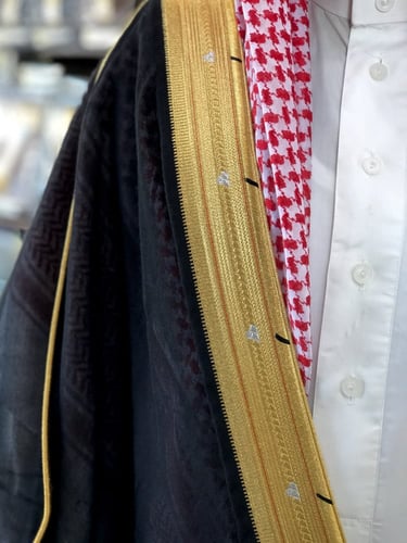 بشت رجالي ملكي رسمي لون أسود دقة ملكيه قماش صوف 80...