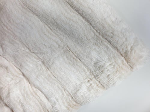 مفرش كتاليا فرو أرنب لون بيج شتوي مزدوج