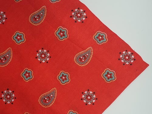 شرشف صلاة روز مشجر أحمر