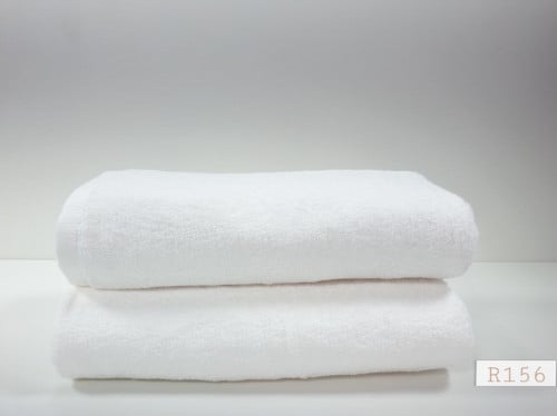 منشفة فندقية لون أبيض 142*76 cm وزن 640 جرام