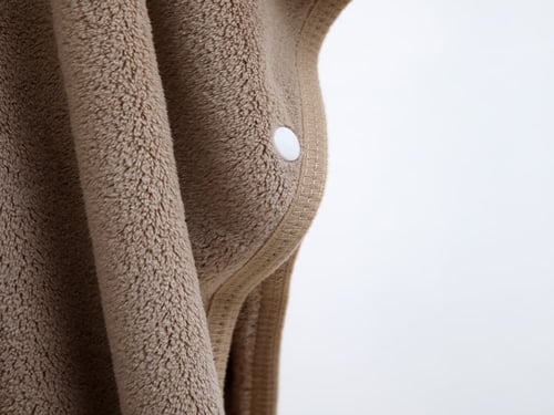 روب أطفال زراير مقاس 6/8 سنوات لون بيج