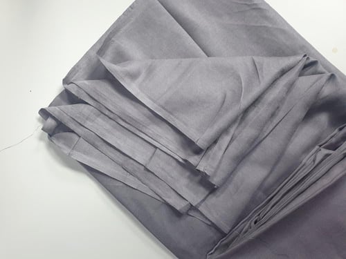 شرشف صلاة لف روز سادة لون رمادي غامق