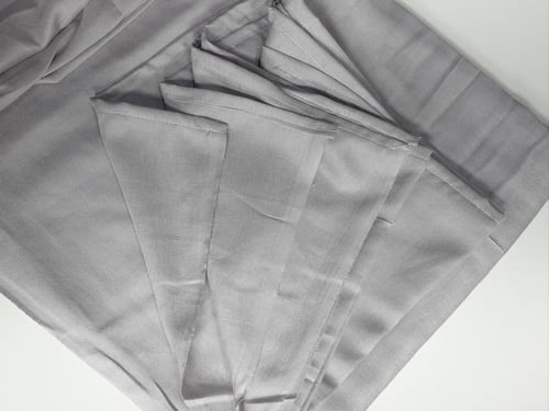 شرشف صلاة روز سادة لون رمادي فاتح