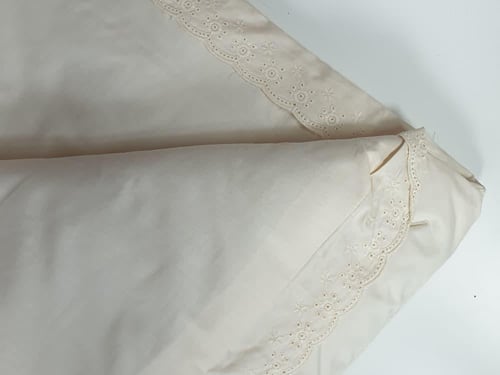 مفرش روعه بيج فاخر مطرز 8 قطع صيفي مزدوج