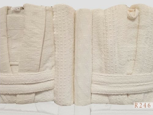 طقم أرواب Famliy تركي قطن 100% دانتيل لون سكري 13...