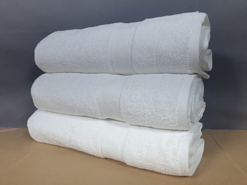 منشفة فندقية أبيض 90*180 cm وزن 850 جرام قطعة واحد...