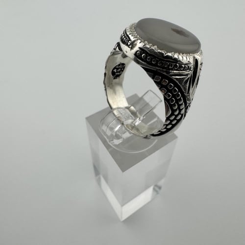 خاتم عقيق ثلجي