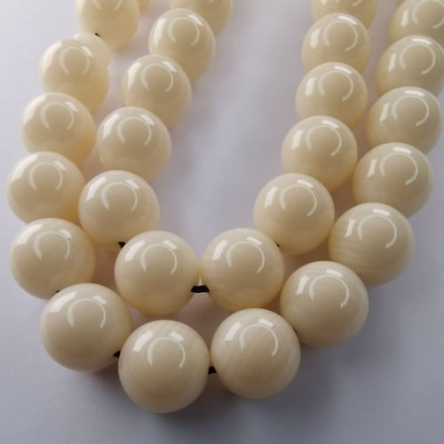 بكلايت أبيض مموج