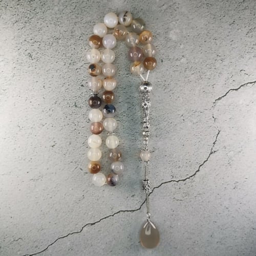 حجر العقيق الفاتح