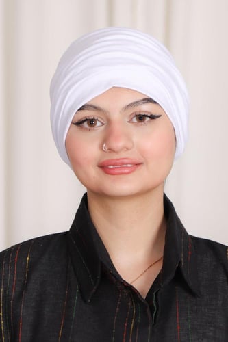 توربان آسيا متعدد الثنيات مع سكارف بلون أبيض من بل...