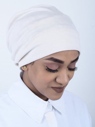 توربان بحامل شعر من قماش القطن من بلاك وينج: الأنا...