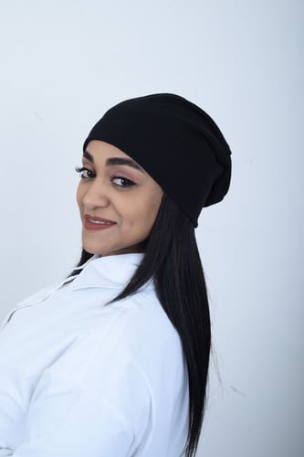 توربان بحامل شعر من بلاك وينج: الأناقة العملية لكل...