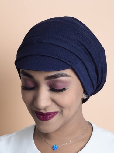 كاب بحامل شعر من بلاك وينج: اللمسة التي تُحدث فرقً...