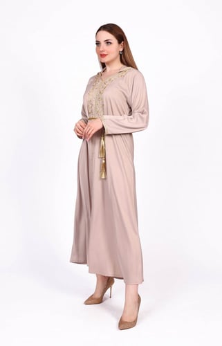 جلابية بغطاء رأس تطريز أنيق ومميز