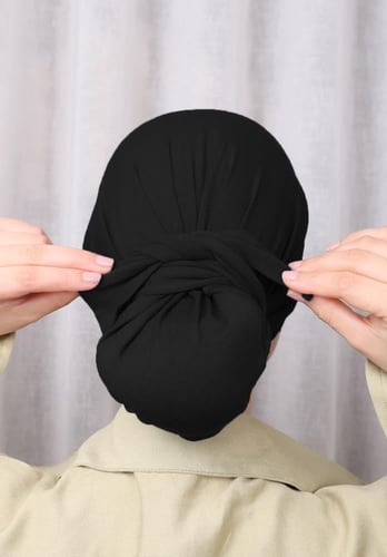 توربان BL القطني بلونه الأسود الأنيق من بلاك وينج...