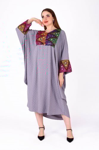 جلابية تطريز كمبيوتر من الأمام بتصميم واسع