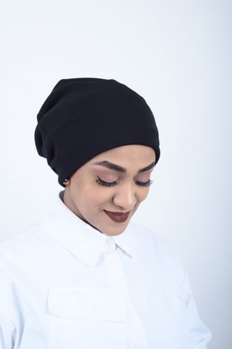 توربان بحامل شعر من قماش معرَّق من بلاك وينج: أناق...