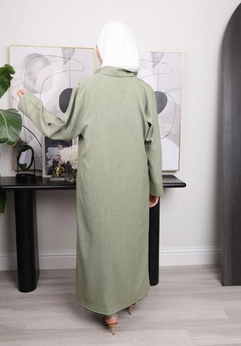 طقم مميز للمرأة العصرية جاكيت وبنطلون وبلوزة