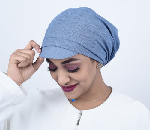 كاب بحامل شعر من بلاك وينج: لمسة عملية وأناقة عصري...