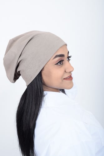 توربان بحامل شعر من بلاك وينج: الأناقة العملية لكل...