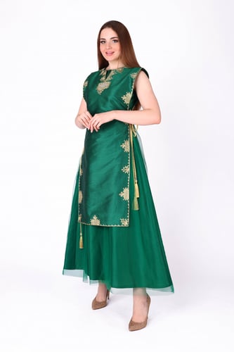 جلابية قطعتين مميزة بتطريز مع تل